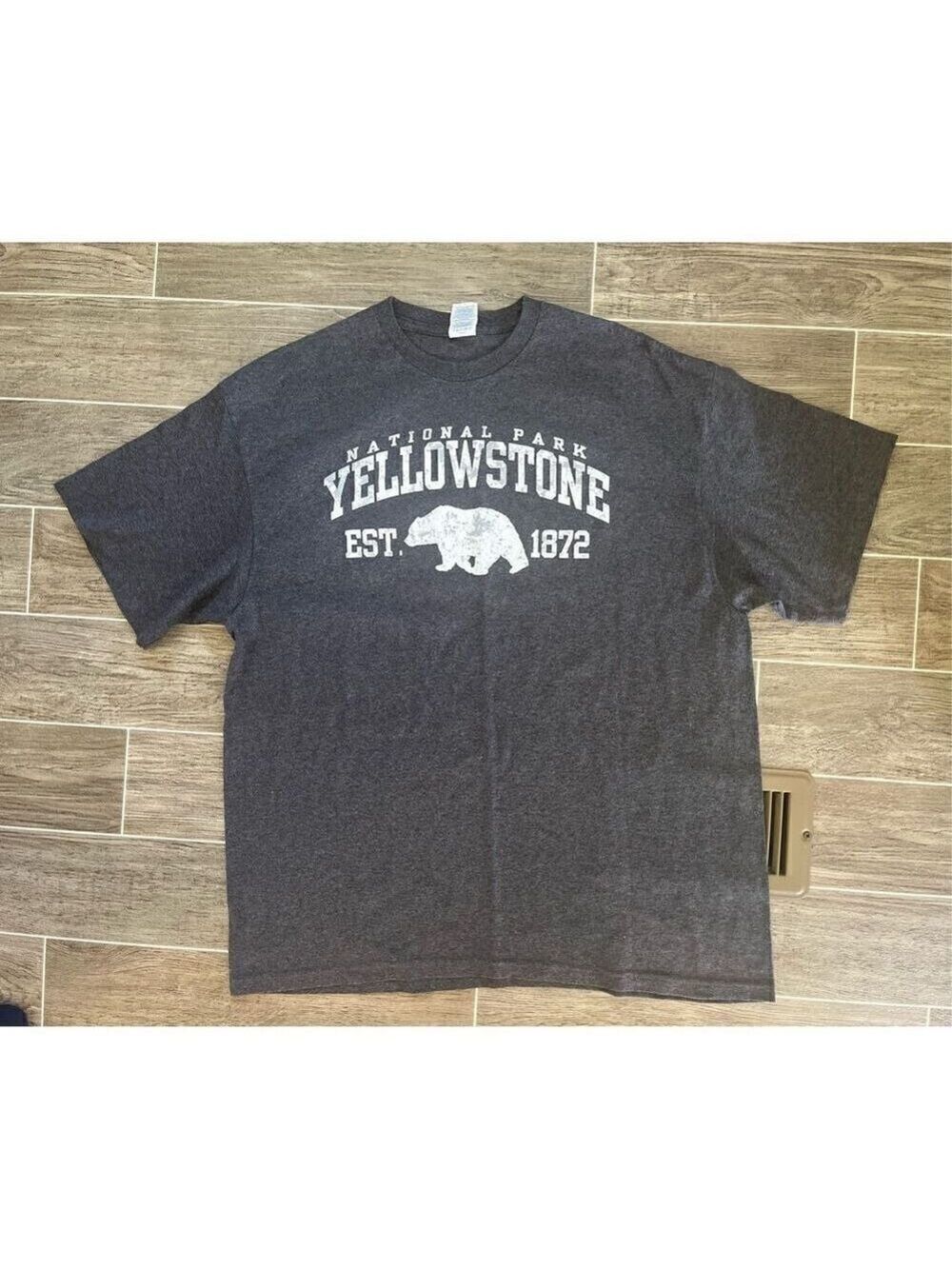 Yellowstone T-shirt XL gray logo - Picture 14 of 15